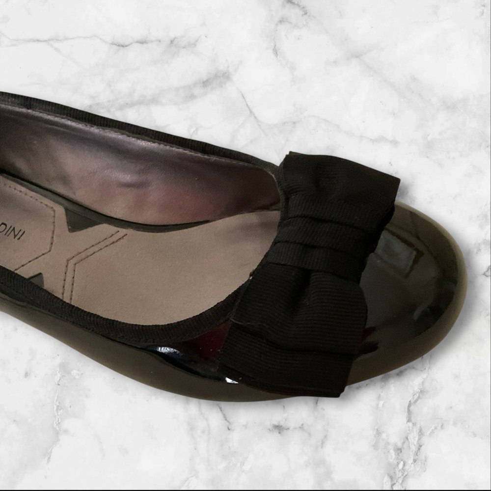 Adrienne Vittadini Black Patent Leather Flats with Bows Size 7 - Picture 8 of 15